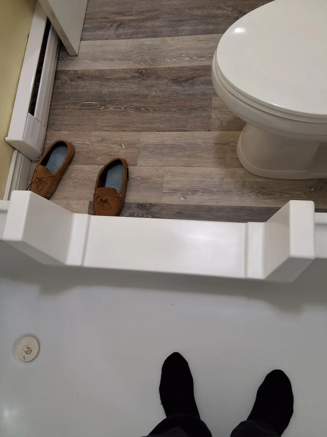 Walk-in tub accessibility conversion by Near North Construction and Stucco